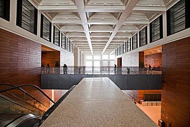 陈奕迅新歌 《英雄联盟：双城之战》第二季中文主题曲全网上线